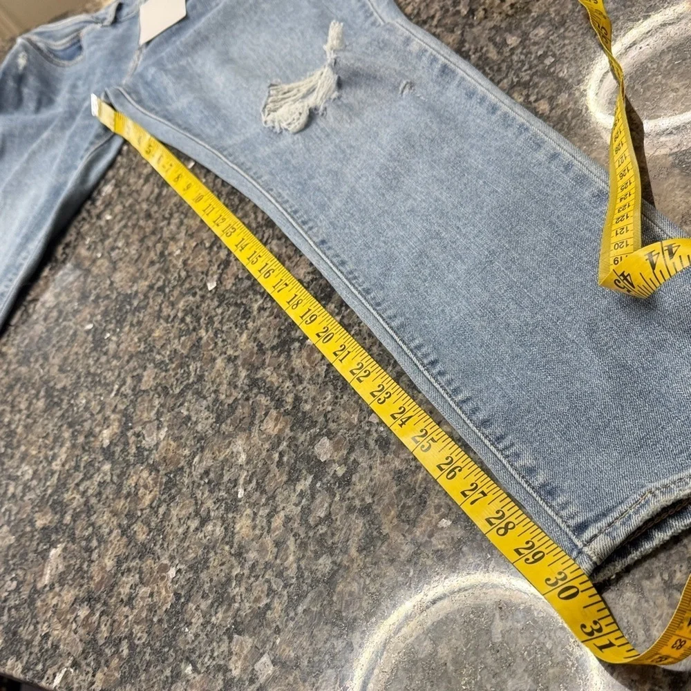 Levi's Women's 711 Skinny Jeans distressed NWT 31